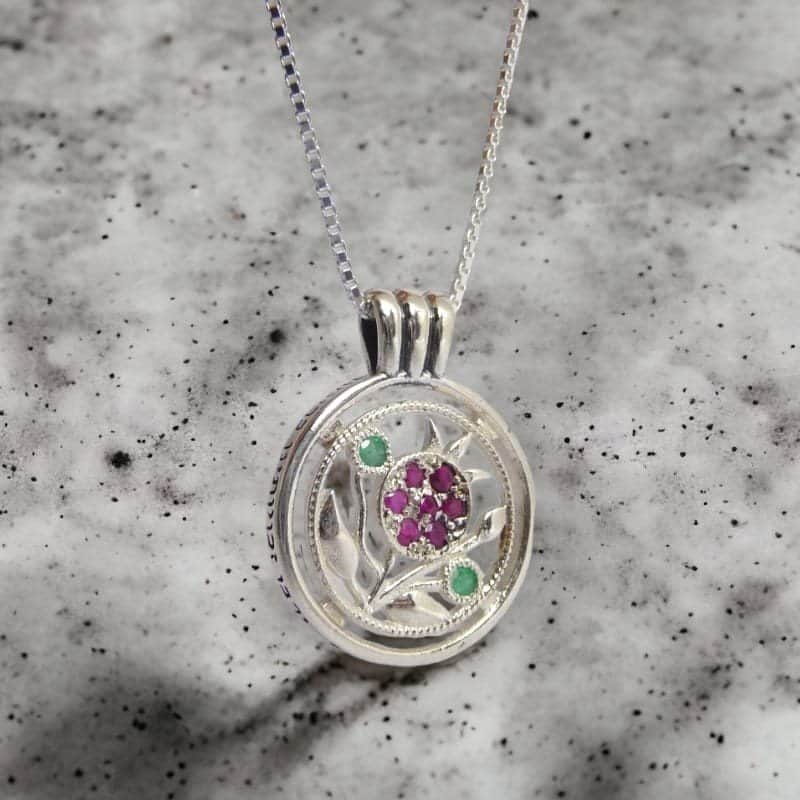 תליון רימון כסף משובץ אבני רובי ואמרלד