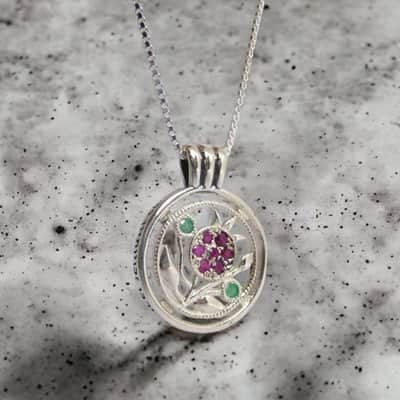 תליון רימון כסף משובץ אבני רובי ואמרלד