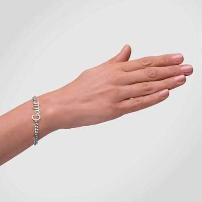 צמיד גורמט בחיתוך שם קלאסי