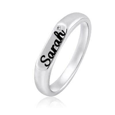 טבעת פס עם חריטה משובצת זירקון