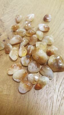 אבן סיטרין - שפע כלכלי ופרנסה טובה